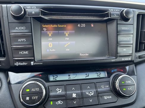 Used 2018 Toyota RAV4 XLE AWD/4WD image 27