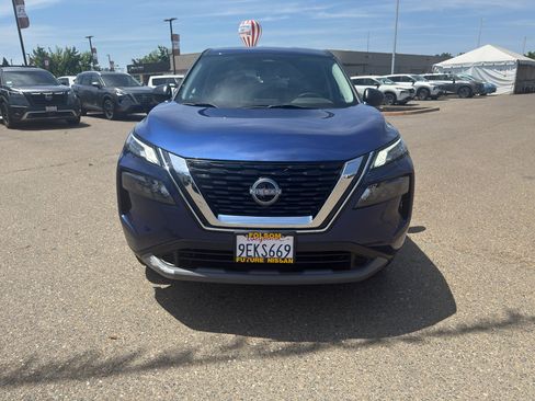 Used 2023 Nissan Rogue S FWD image 2