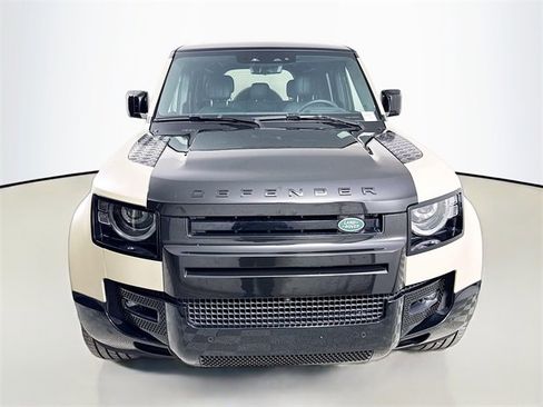 Certified 2025 Land Rover Defender 110 V8 image 2