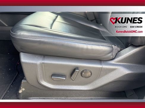 Used 2024 Ford Expedition Max XLT image 12