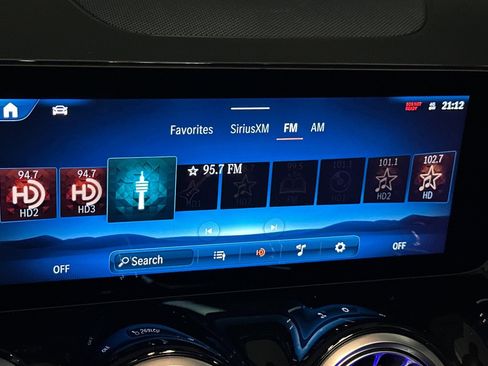 New 2026 Mercedes-Benz GLB 35 AMG 4MATIC image 17