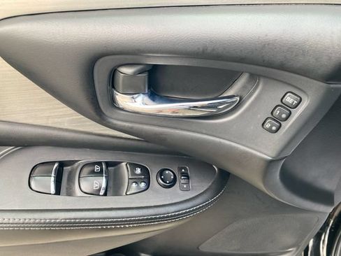 Used 2018 Nissan Murano SL w/ Midnight Edition Package AWD/4WD image 17