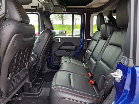 Certified 2019 Jeep Wrangler Unlimited Rubicon w/ Dual Top Group image 10