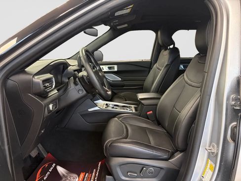 Used 2020 Ford Explorer ST w/ Premium Technology Package AWD/4WD image 12