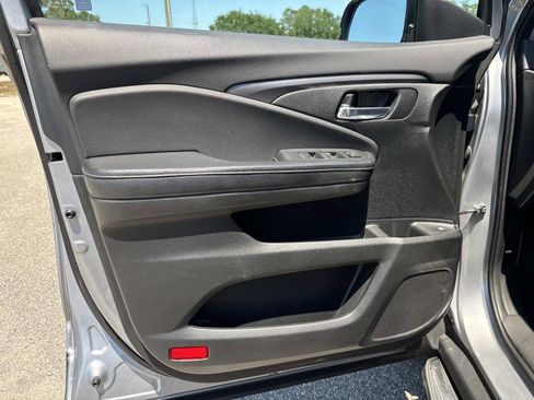 Used 2017 Honda Ridgeline RTL-T image 22