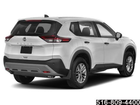 Used 2023 Nissan Rogue S image 2