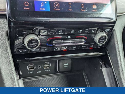 Used 2023 Jeep Grand Cherokee Overland w/ Luxury Tech Group IV AWD/4WD image 25