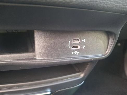 New 2026 Chrysler Pacifica Select image 19