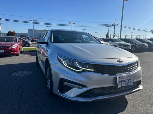 Used 2020 Kia Optima LX FWD image 3