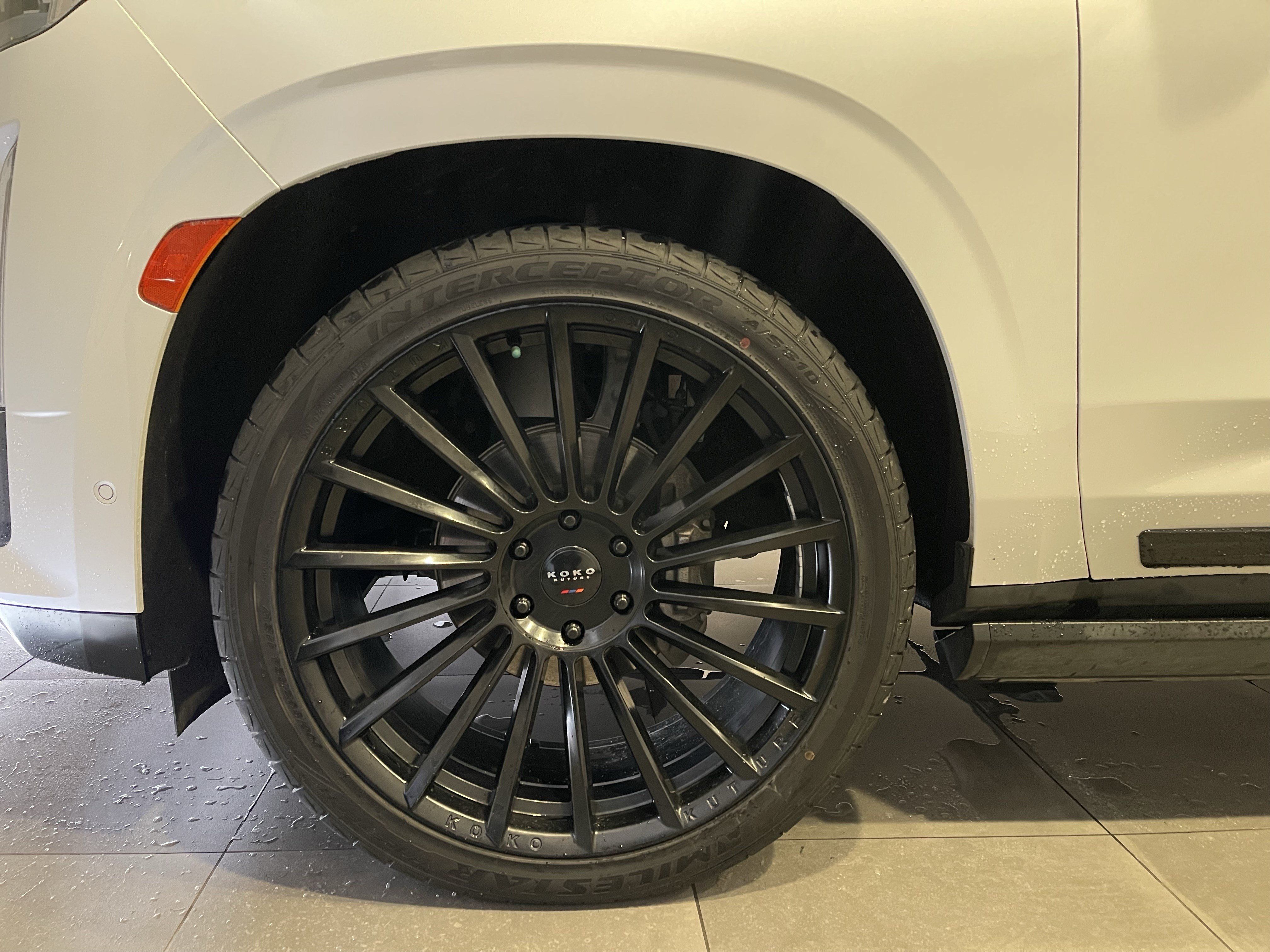 Used 2023 Cadillac Escalade ESV Sport Platinum AWD/4WD image 7