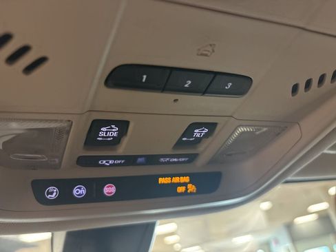 Used 2020 GMC Acadia Denali w/ Denali Ultimate Package image 22