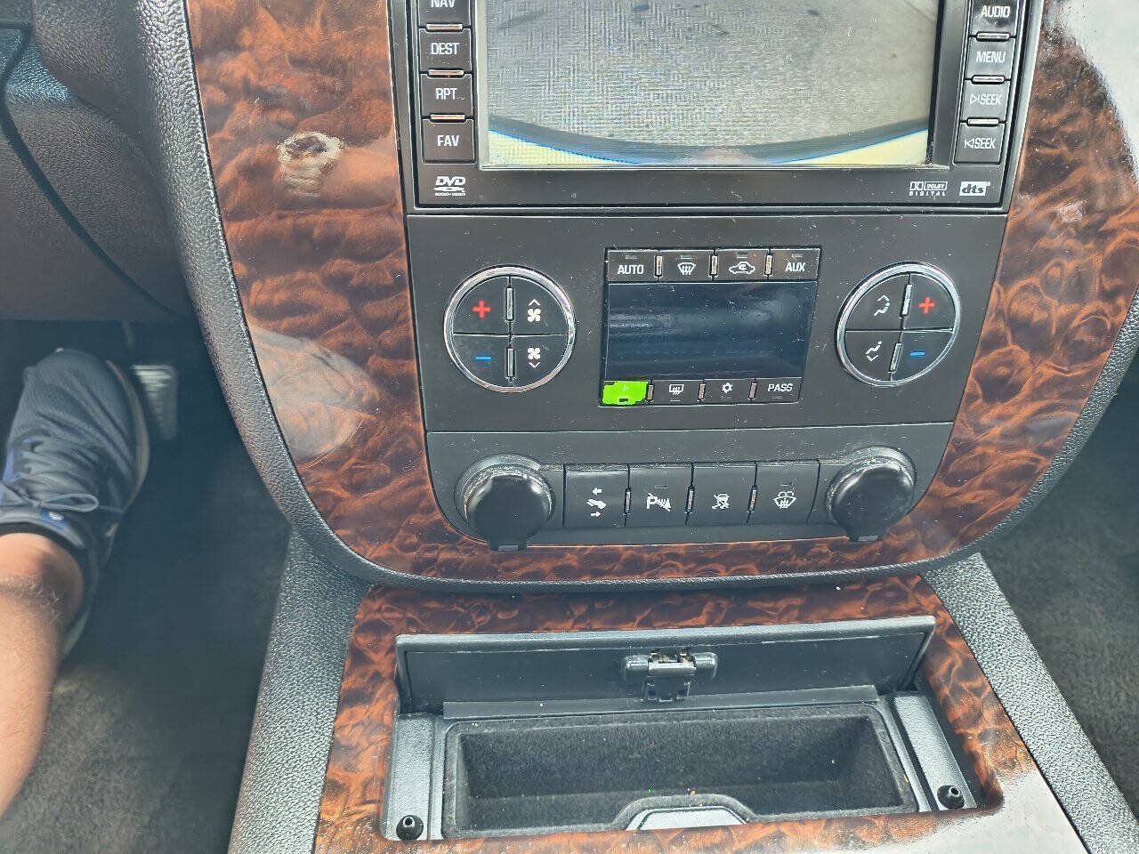 Used 2008 GMC Yukon Denali AWD/4WD image 24