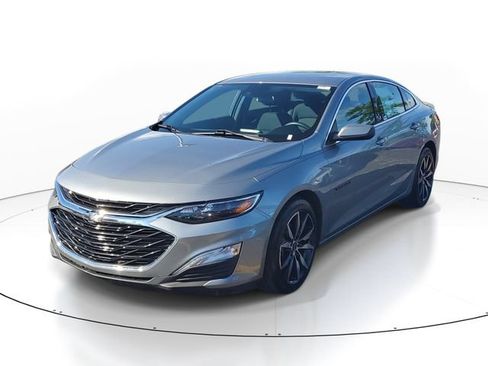 Used 2024 Chevrolet Malibu RS FWD image 2