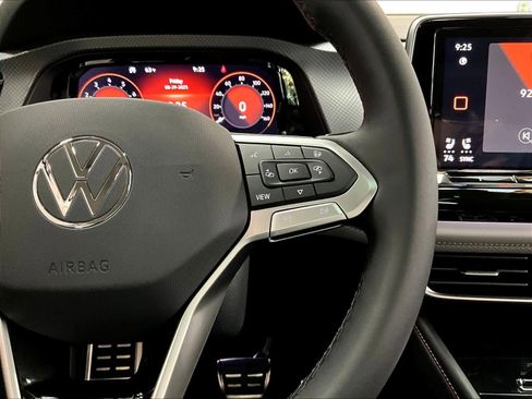 New 2026 Volkswagen Atlas Peak Edition AWD/4WD image 18