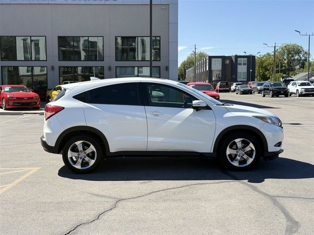 Used 2017 Honda HR-V EX image 8
