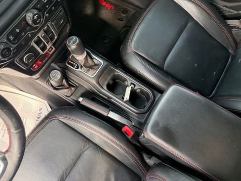 Used 2019 Jeep Wrangler Unlimited Rubicon w/ Advanced Safety Group AWD/4WD image 30