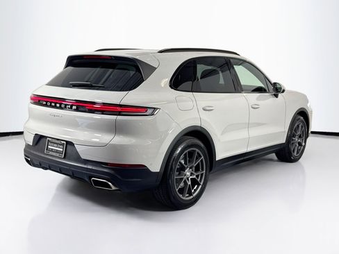 Certified 2025 Porsche Cayenne image 9