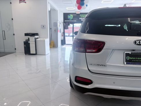 Used 2019 Kia Sorento EX AWD/4WD image 13
