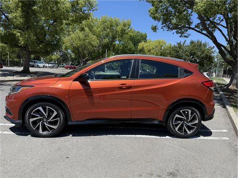 Used 2019 Honda HR-V Sport image 2