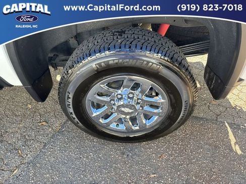 Used 2021 Chevrolet Silverado 2500 LTZ w/ LTZ Convenience Package image 13