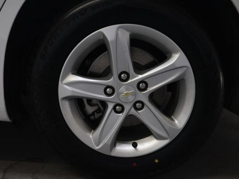 Used 2024 Chevrolet Malibu LS FWD image 32