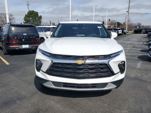 Used 2025 Chevrolet Blazer LT image 2