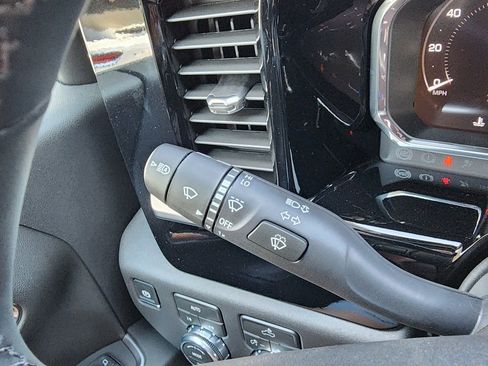 New 2026 GMC Sierra 1500 Elevation image 23