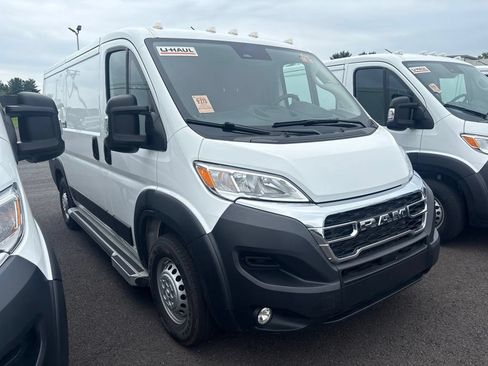 Used 2025 RAM ProMaster 2500 w/ U-Haul Equipment Group FWD image 2