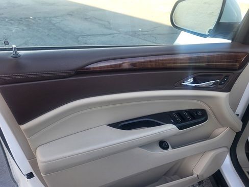 Used 2015 Cadillac SRX Premium image 11