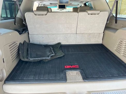 Used 2018 GMC Yukon XL SLT w/ Open Road Package image 9