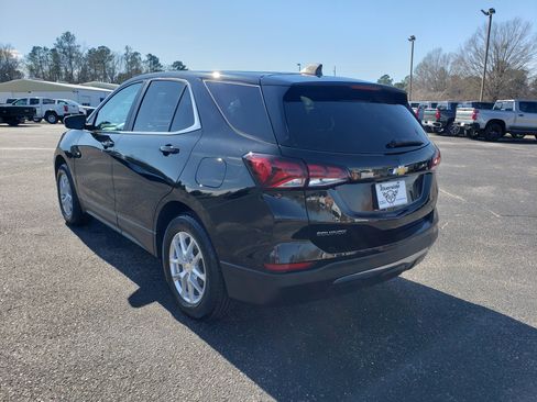 Used 2022 Chevrolet Equinox LT w/ Driver Convenience Package image 3