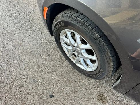 Used 2023 Chrysler Pacifica Touring-L FWD image 30