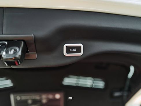 Used 2018 Ferrari GTC4Lusso image 28