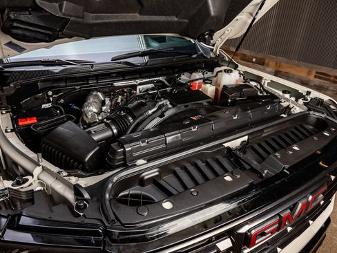 Used 2026 GMC Sierra 2500 AT4X AWD/4WD image 40