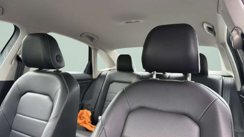 Used 2024 Volkswagen Jetta SE FWD image 16