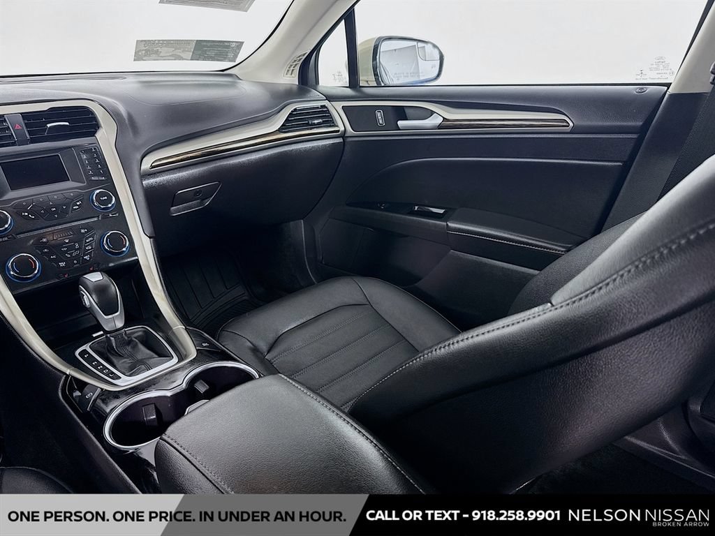 Used 2016 Ford Fusion SE w/ Equipment Group 502A FWD image 22