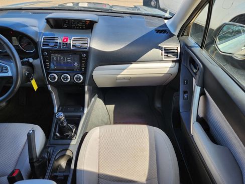 Used 2017 Subaru Forester 2.5i Premium image 17