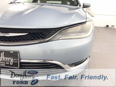 Used 2015 Chrysler 200 Limited image 9