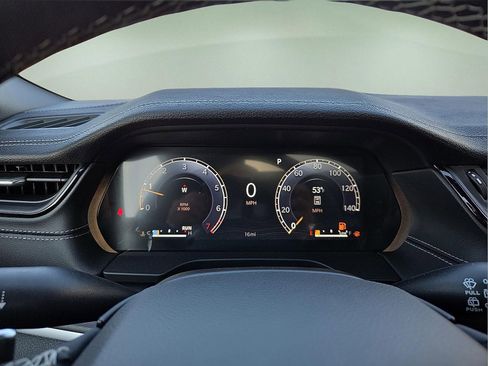 New 2026 Jeep Grand Cherokee Limited w/ Luxury Tech Group II image 23