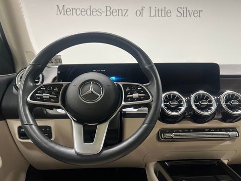 Used 2022 Mercedes-Benz GLB 250 4MATIC image 31