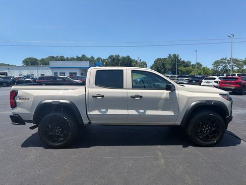 New 2026 Chevrolet Colorado Trail Boss AWD/4WD image 9