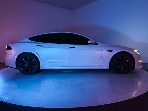 Used 2022 Tesla Model S image 45