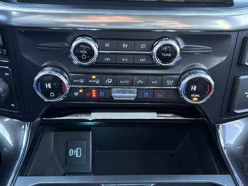 Used 2021 Ford F150 Lariat w/ Equipment Group 502A High image 28