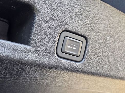 Used 2025 Buick Enclave Preferred image 34