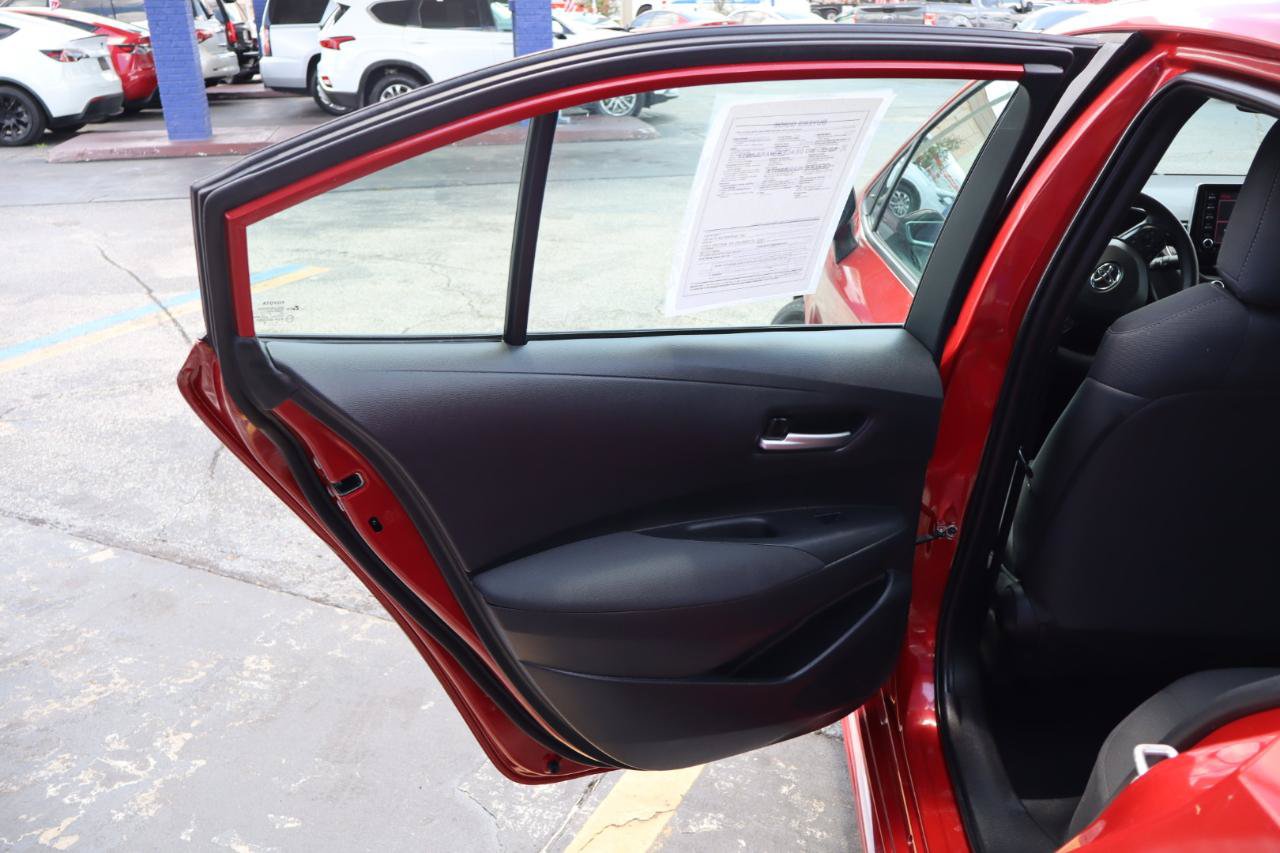 Used 2021 Toyota Corolla LE FWD image 12