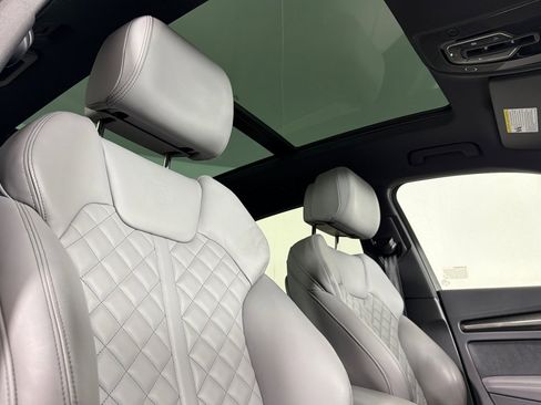 Used 2023 Audi SQ5 Premium Plus w/ Premium Plus Package image 16