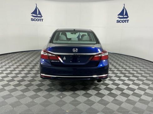 Used 2016 Honda Accord EX image 5