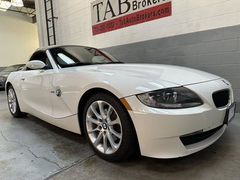 Used 2007 BMW Z4 3.0i RWD image 8