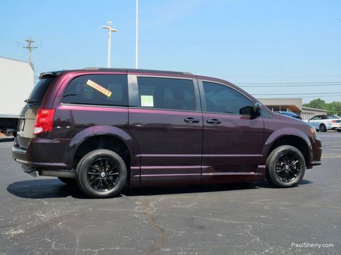 Used 2019 Dodge Grand Caravan SXT image 28