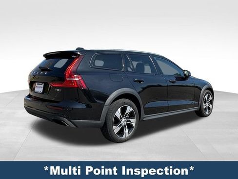 Used 2021 Volvo V60 T5 Cross Country AWD/4WD image 6